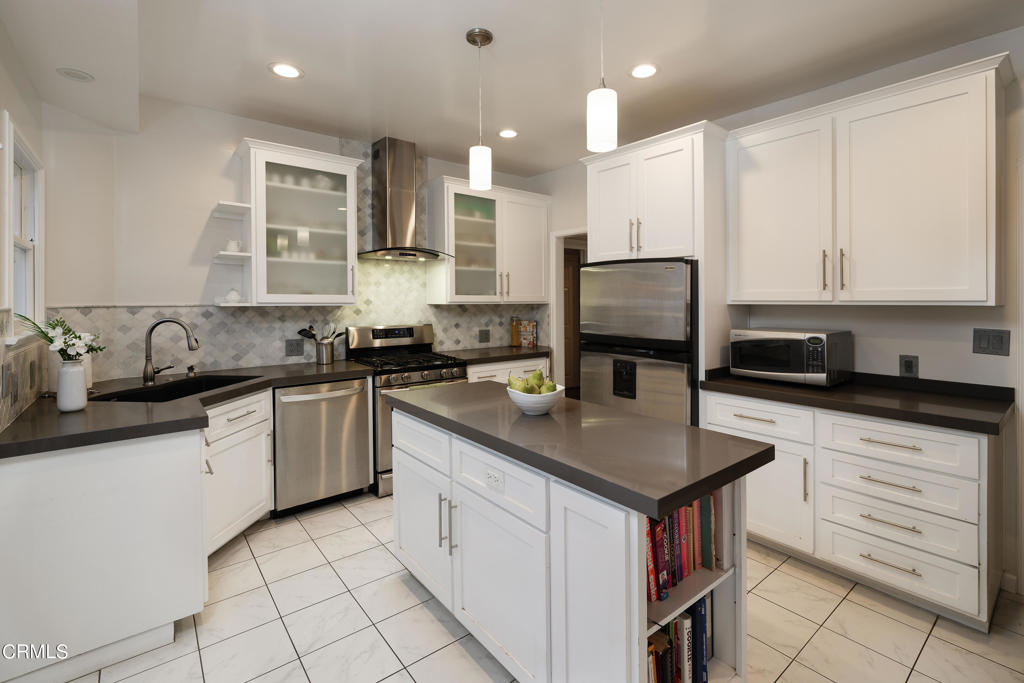 232 S Heliotrope Avenue