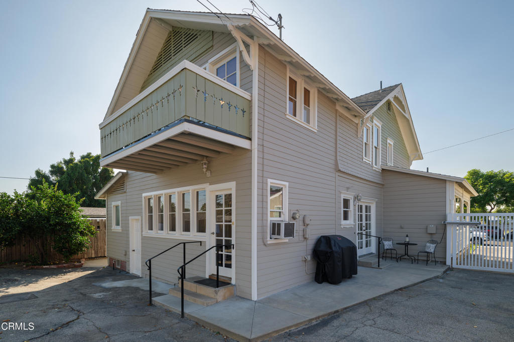 232 S Heliotrope Avenue