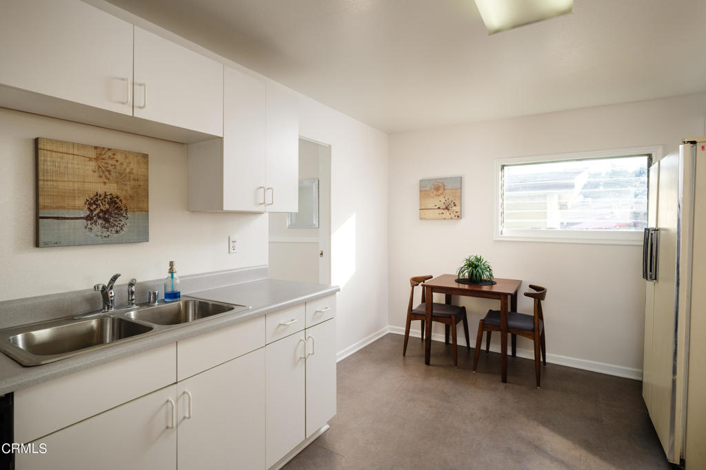 232 S Heliotrope Avenue