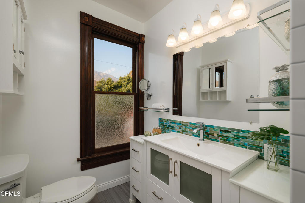 232 S Heliotrope Avenue