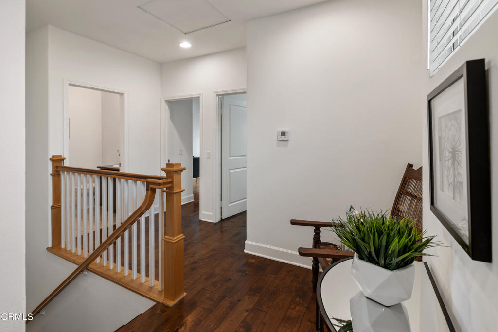 26 S Sunnyslope Avenue