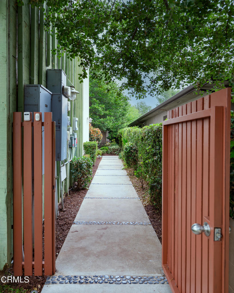 26 S Sunnyslope Avenue