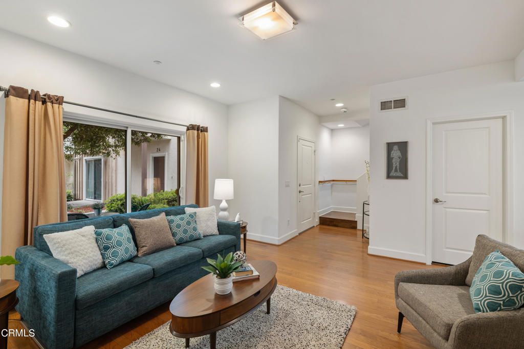 26 S Sunnyslope Avenue