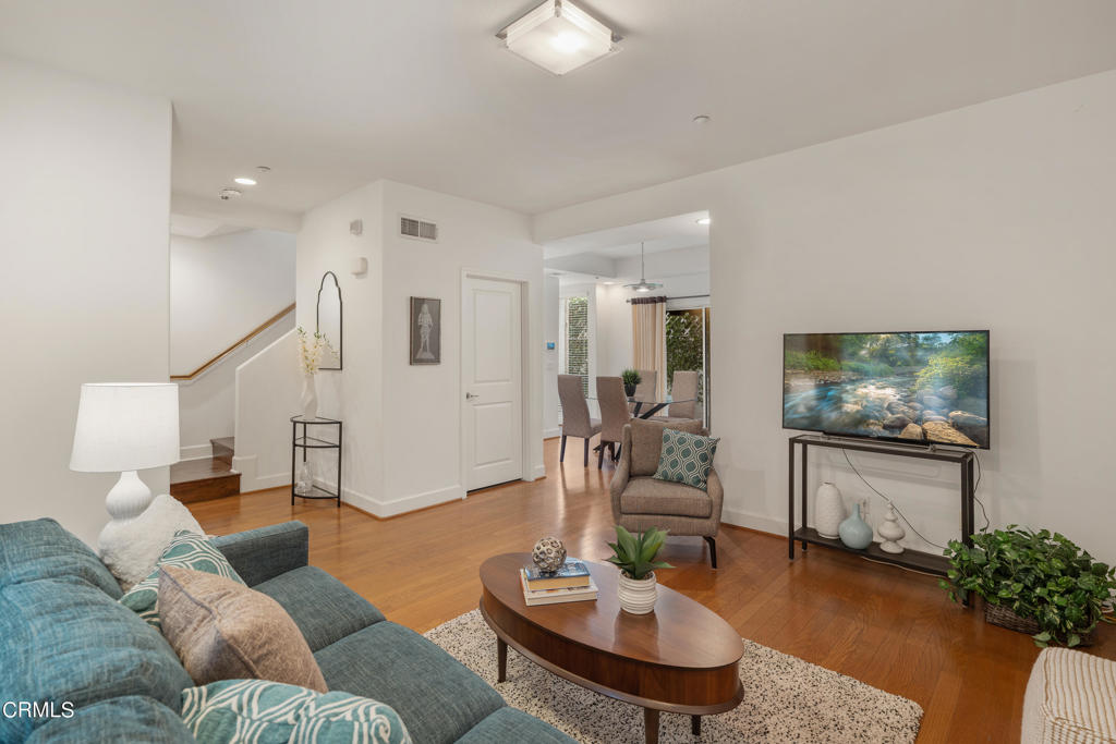 26 S Sunnyslope Avenue