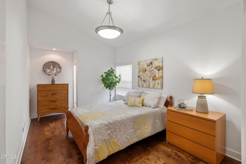 26 S Sunnyslope Avenue