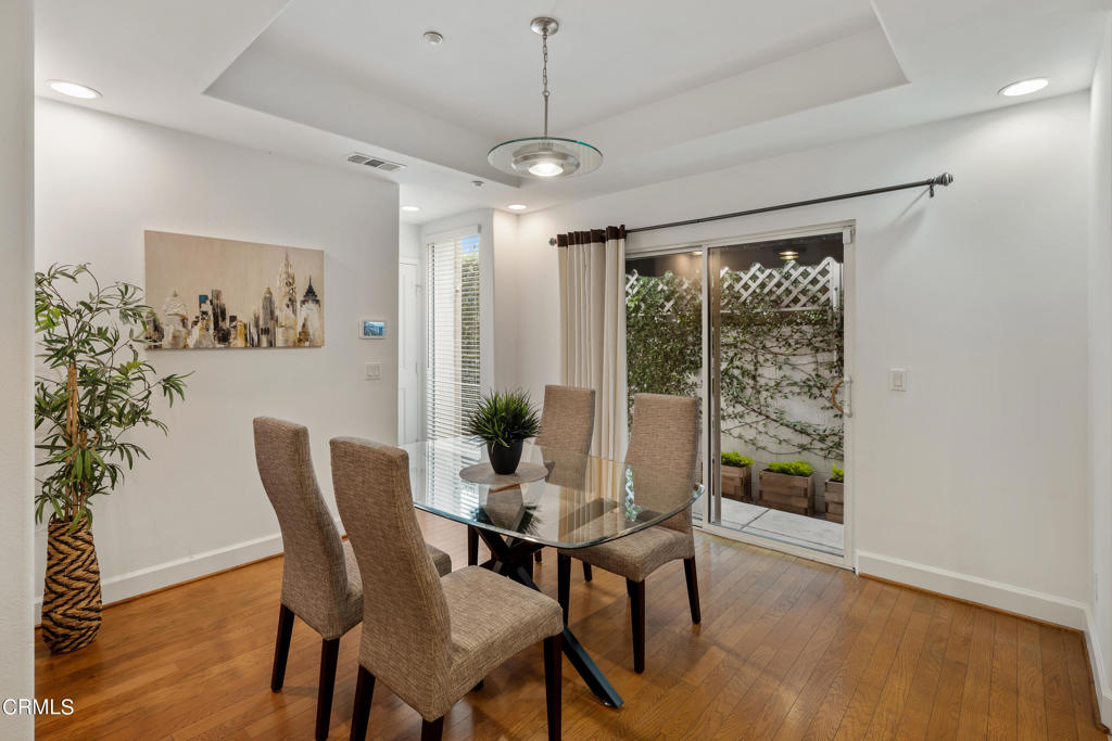 26 S Sunnyslope Avenue