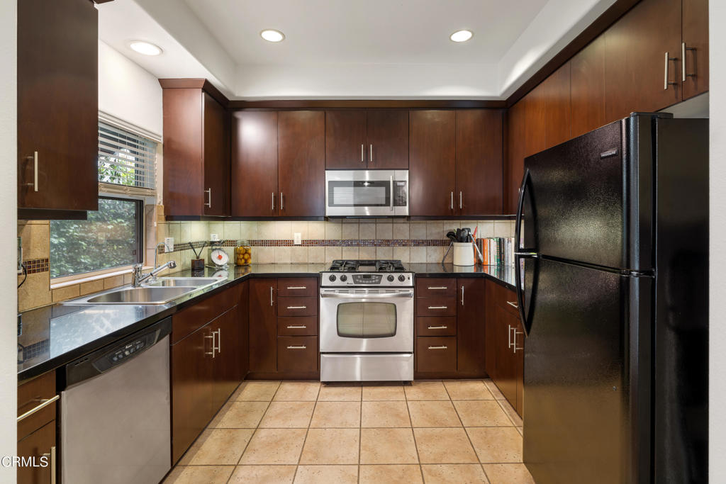 26 S Sunnyslope Avenue