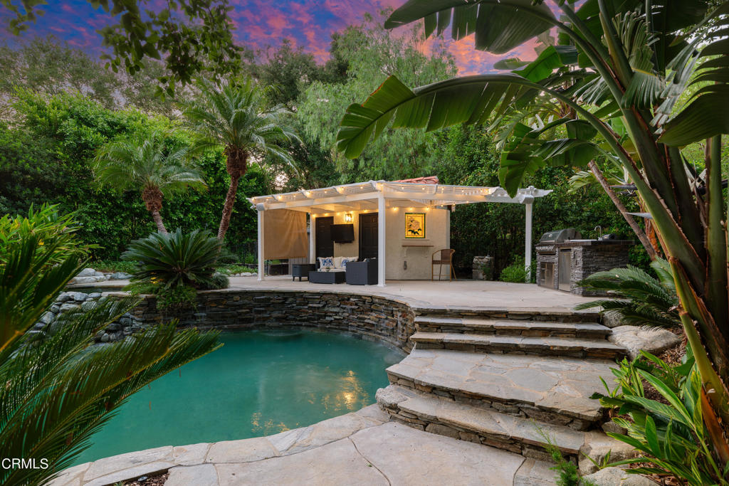 5516 Grey Feather Court