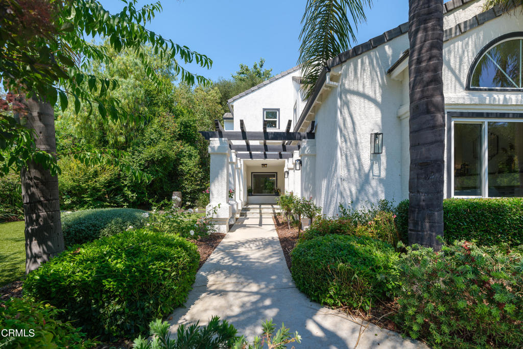 5516 Grey Feather Court