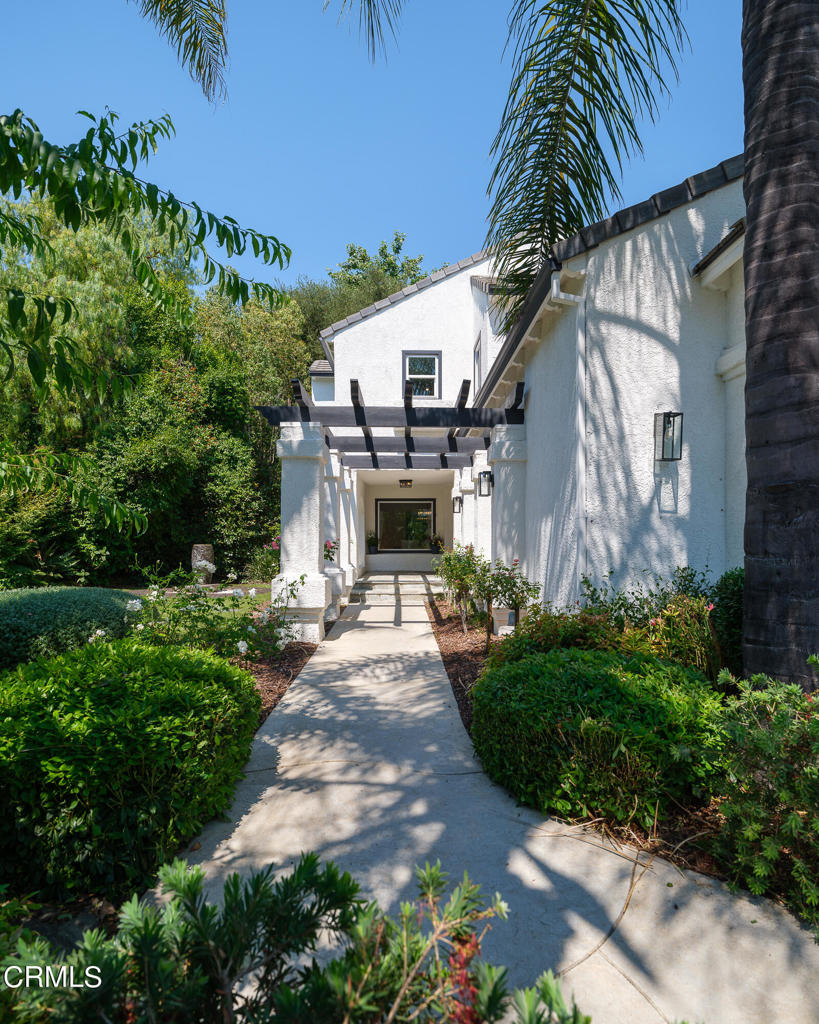 5516 Grey Feather Court