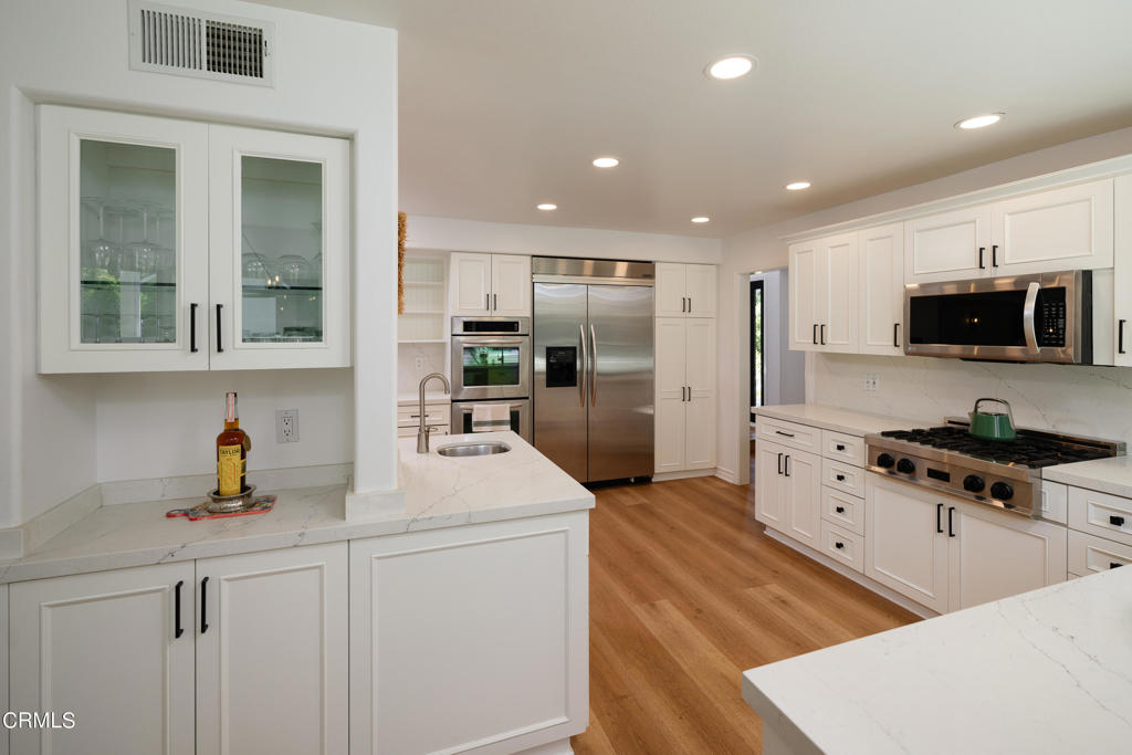 5516 Grey Feather Court