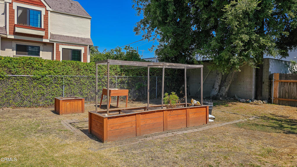 432 W Huntington Drive