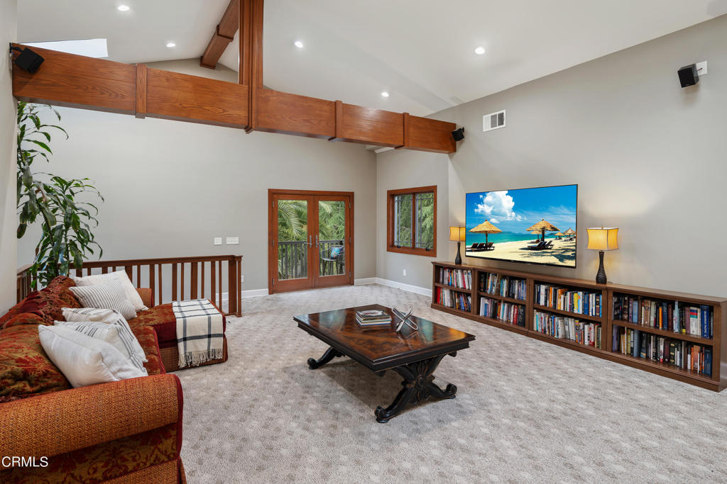 351 E Calaveras Street