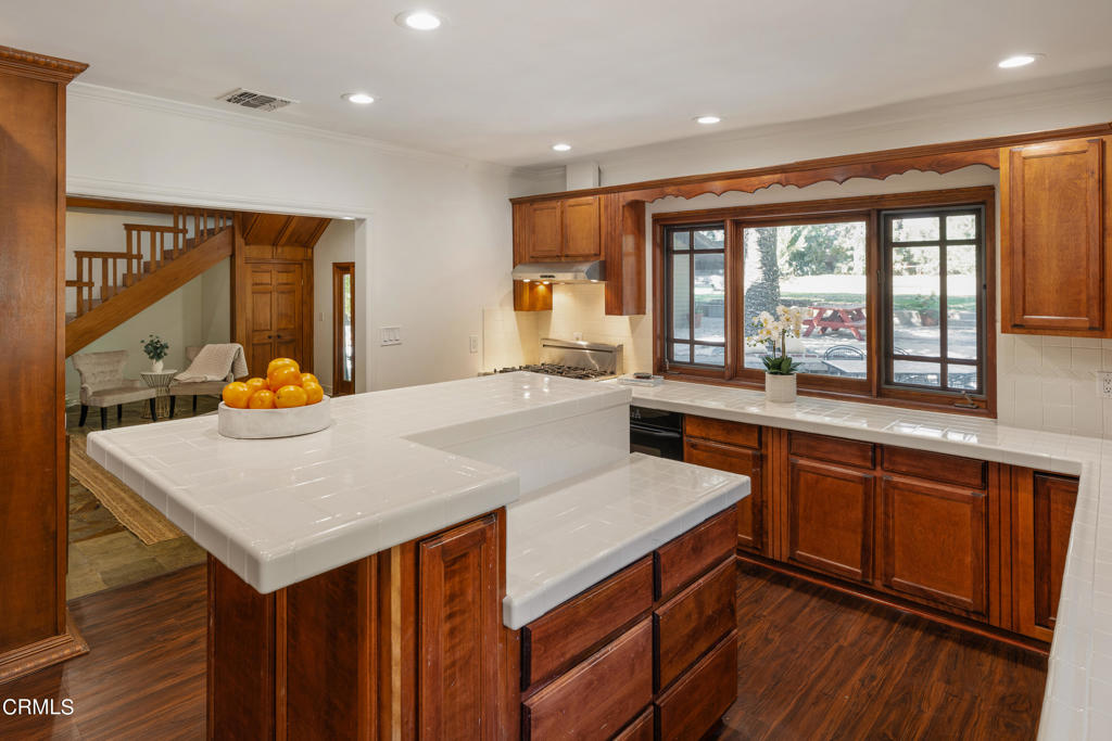 351 E Calaveras Street