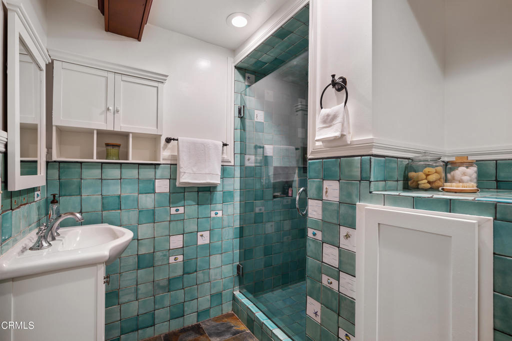 351 E Calaveras Street