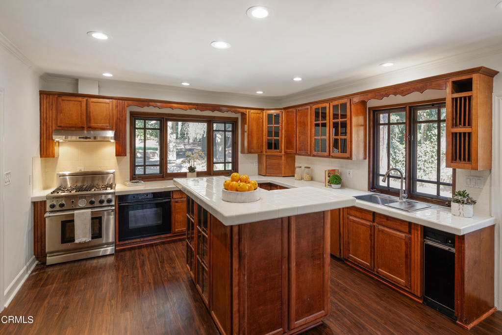 351 E Calaveras Street