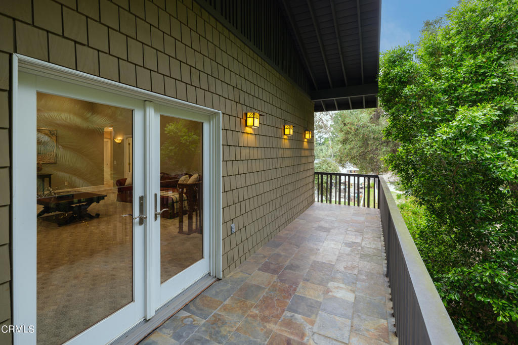 351 E Calaveras Street