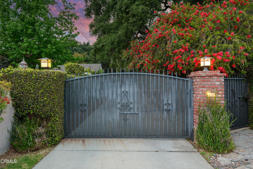 351 E Calaveras Street