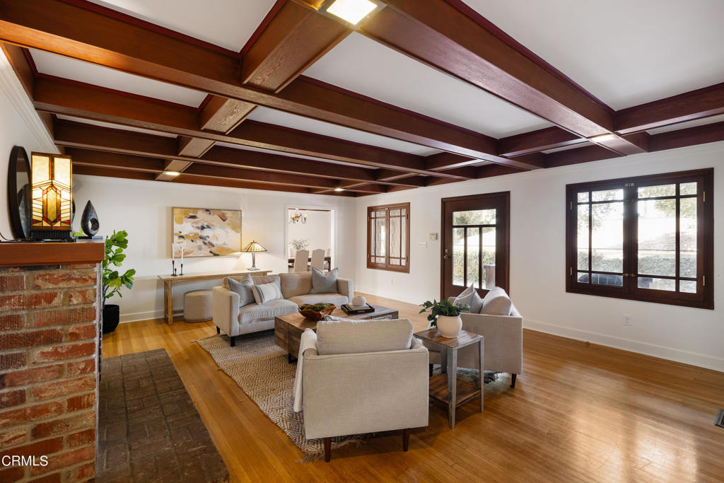 351 E Calaveras Street