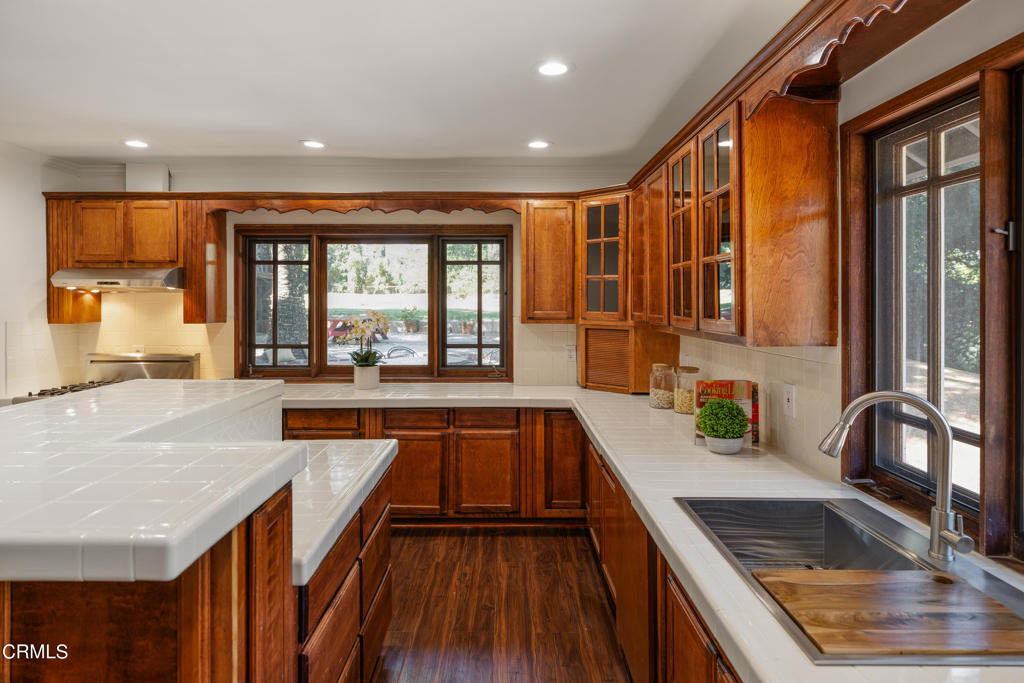 351 E Calaveras Street