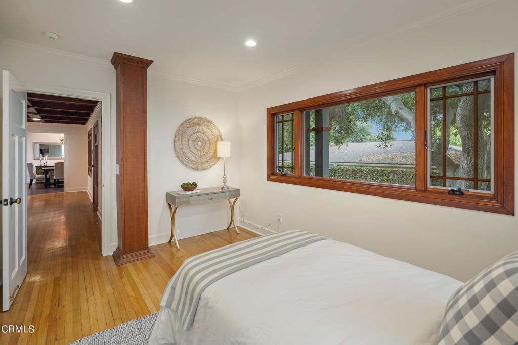 351 E Calaveras Street