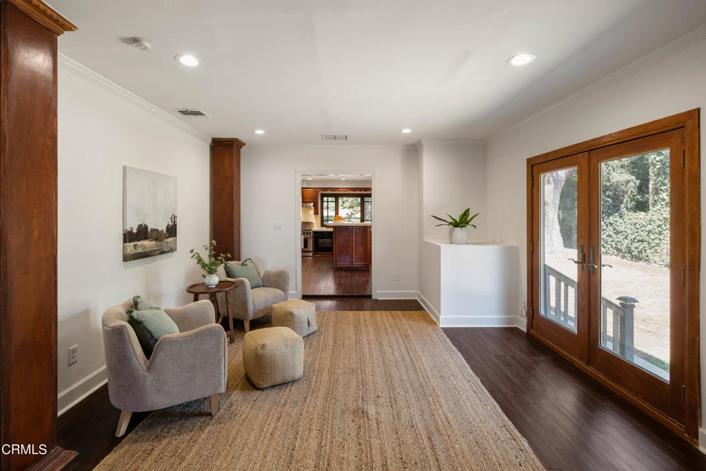 351 E Calaveras Street