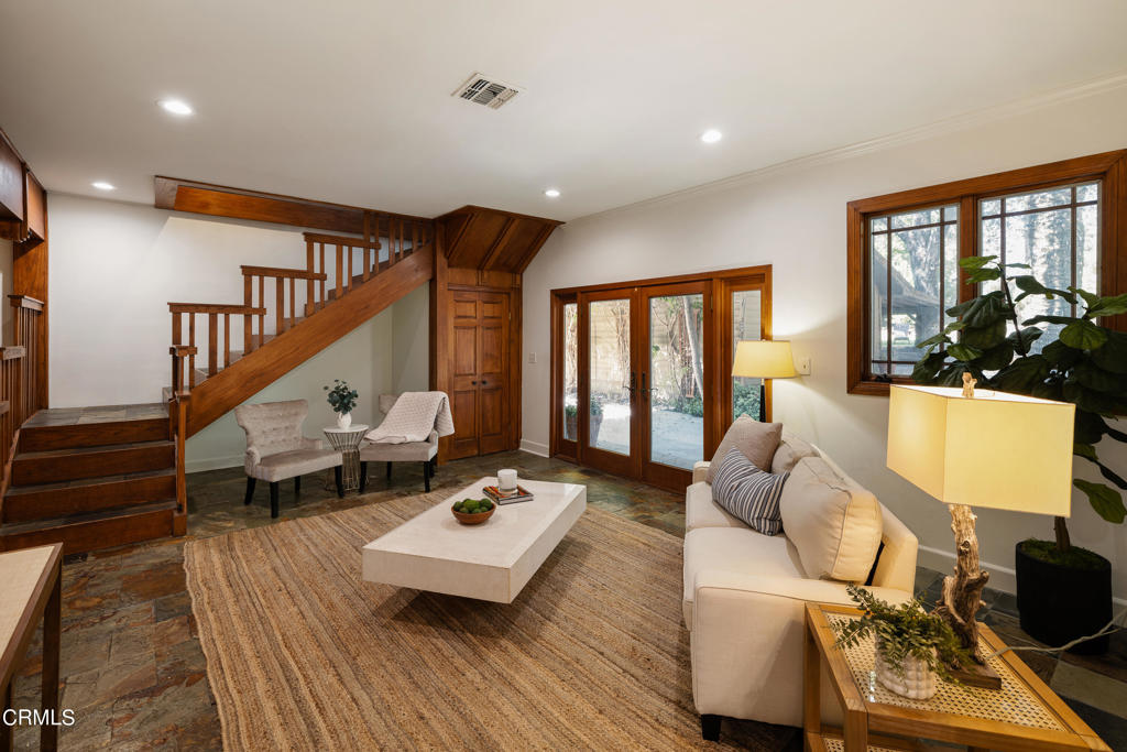 351 E Calaveras Street