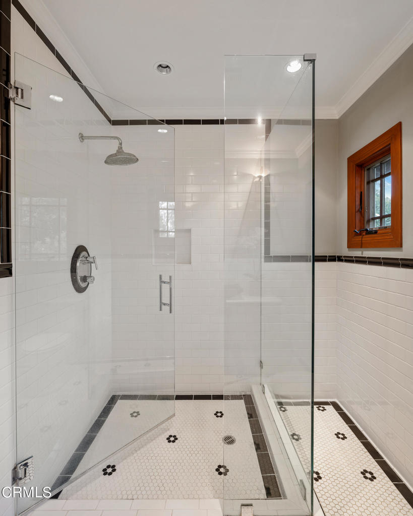 351 E Calaveras Street