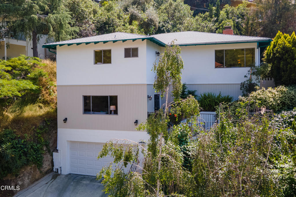 1806 La Loma Road