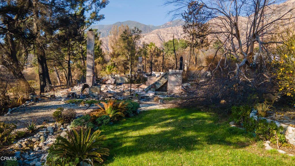 169 E Loma Alta Drive