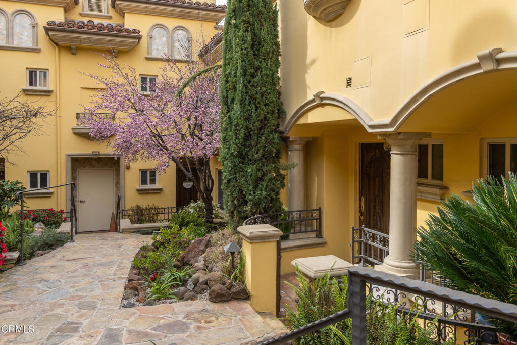 845 S Marengo Avenue 5