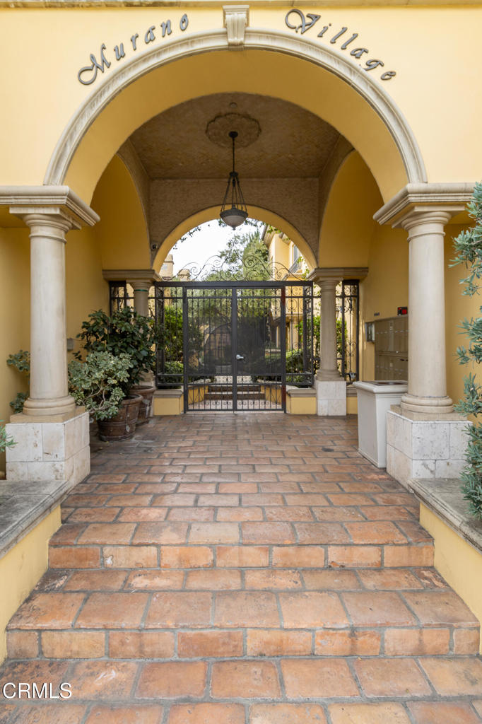 845 S Marengo Avenue 5