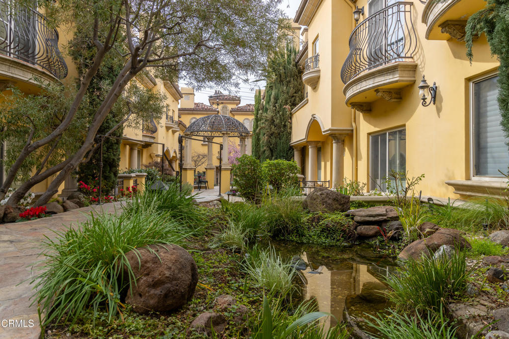 845 S Marengo Avenue 5