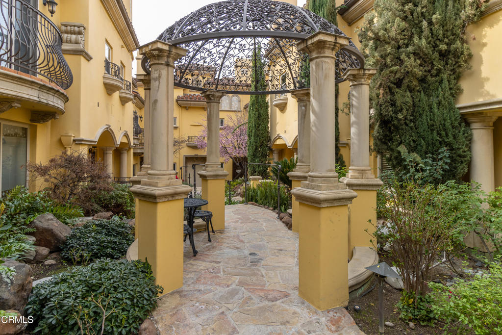 845 S Marengo Avenue 5