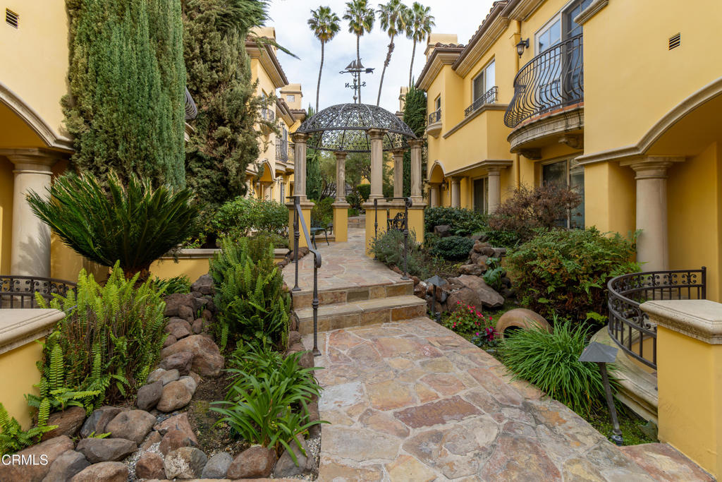 845 S Marengo Avenue 5