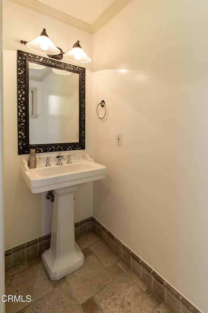 845 S Marengo Avenue 5