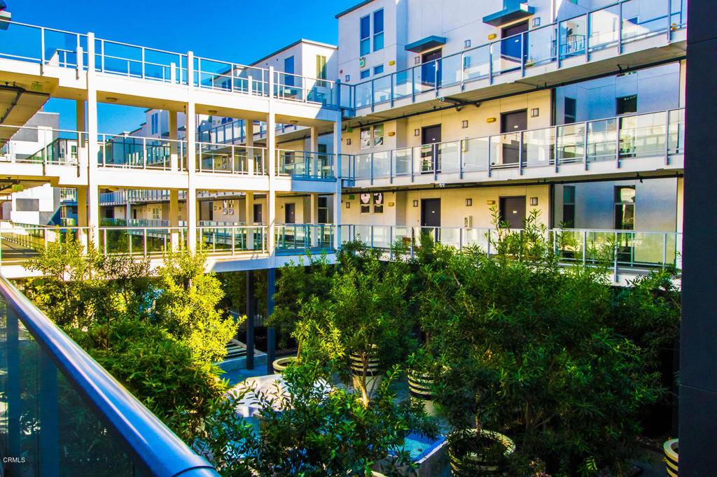 4215 Glencoe Avenue 221