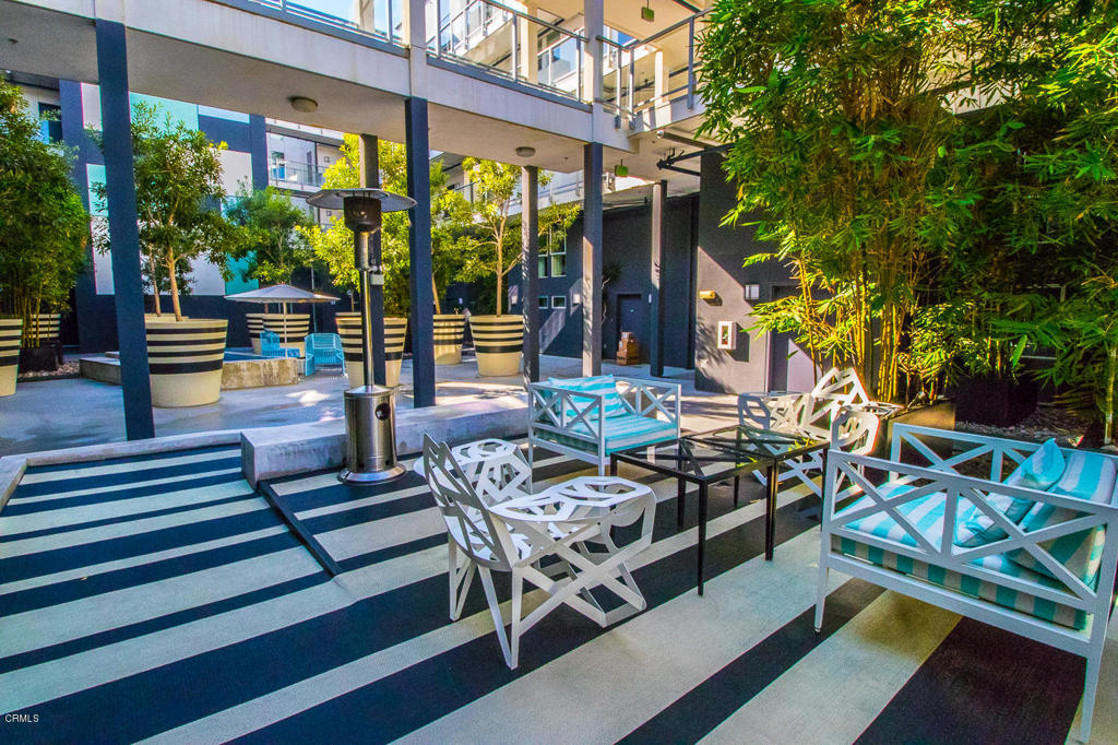 4215 Glencoe Avenue 221