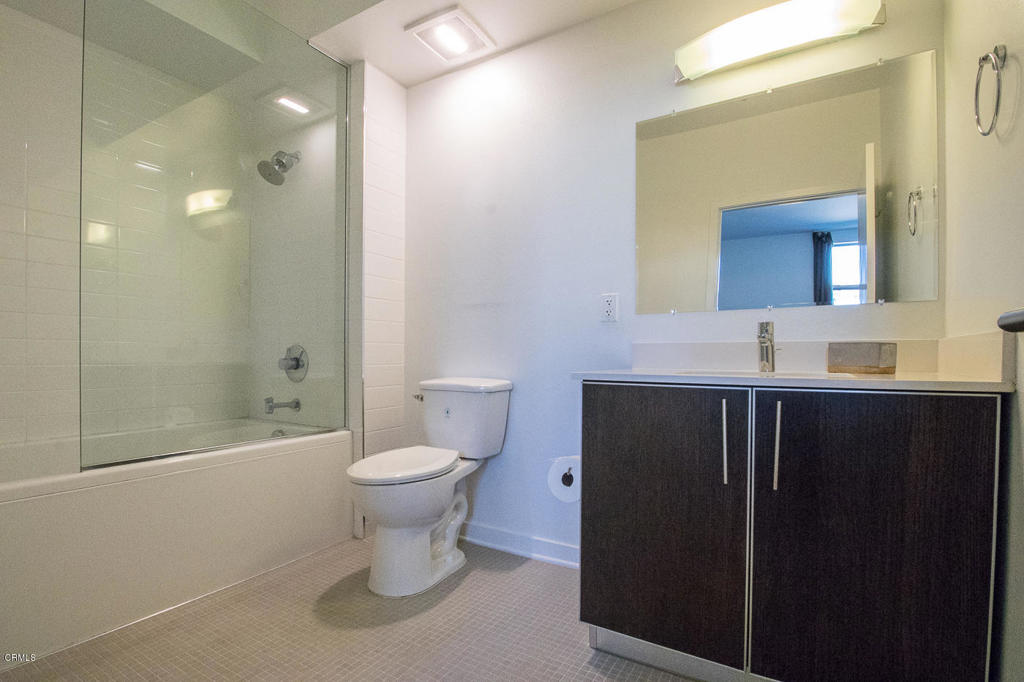 4215 Glencoe Avenue 221