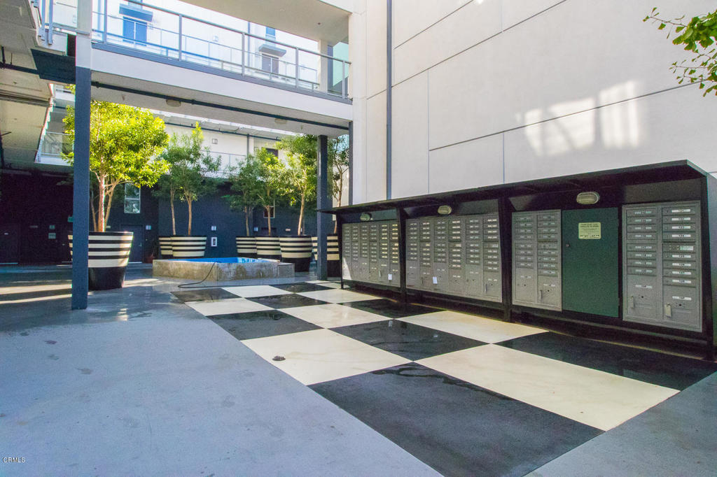 4215 Glencoe Avenue 221