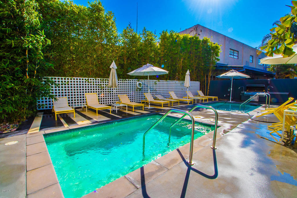 4215 Glencoe Avenue 221