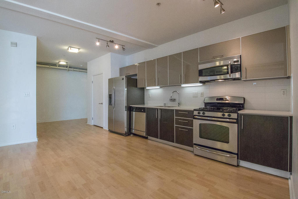 4215 Glencoe Avenue 221