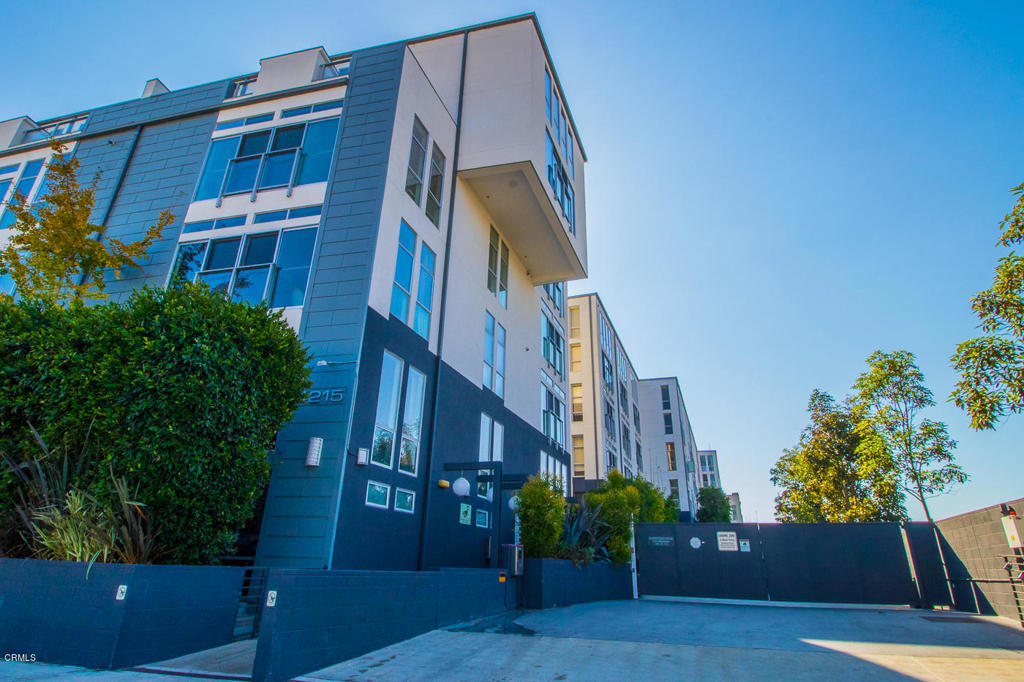 4215 Glencoe Avenue 221