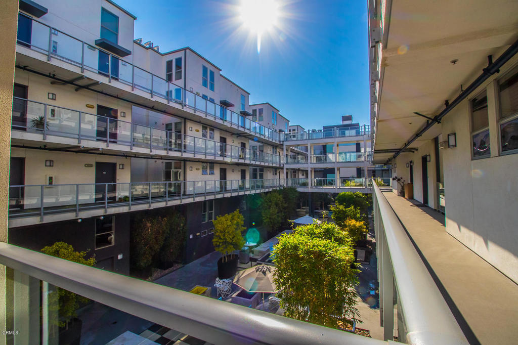 4215 Glencoe Avenue 221