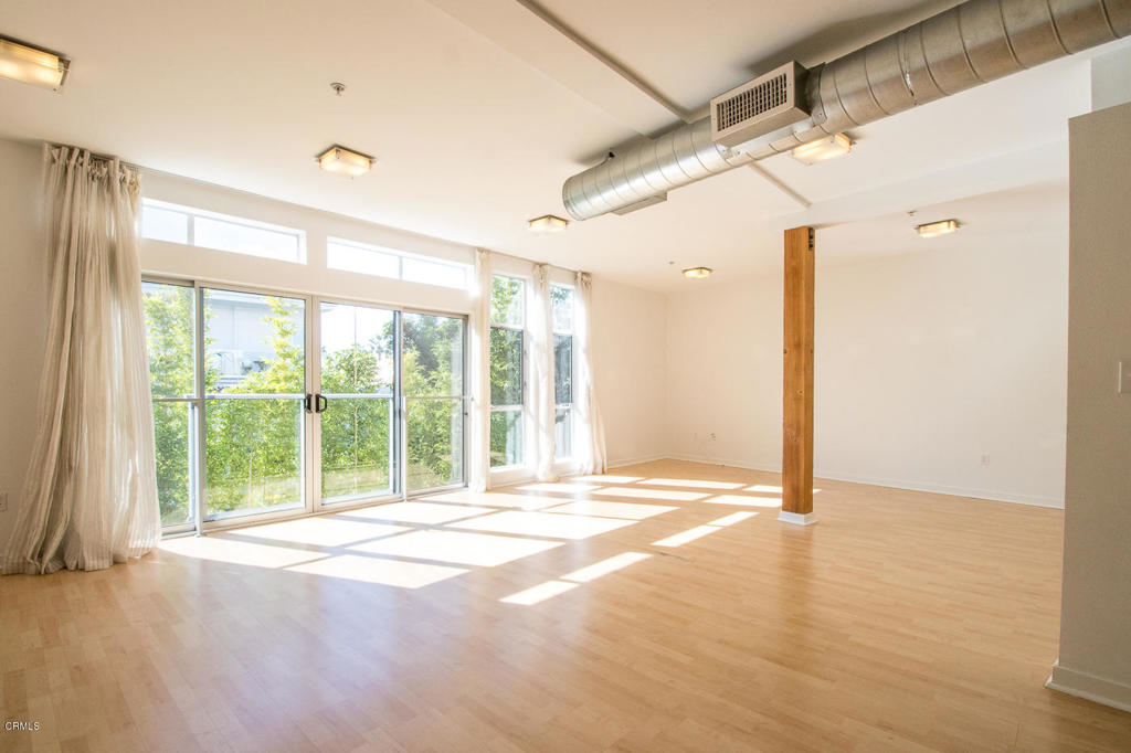 4215 Glencoe Avenue 221