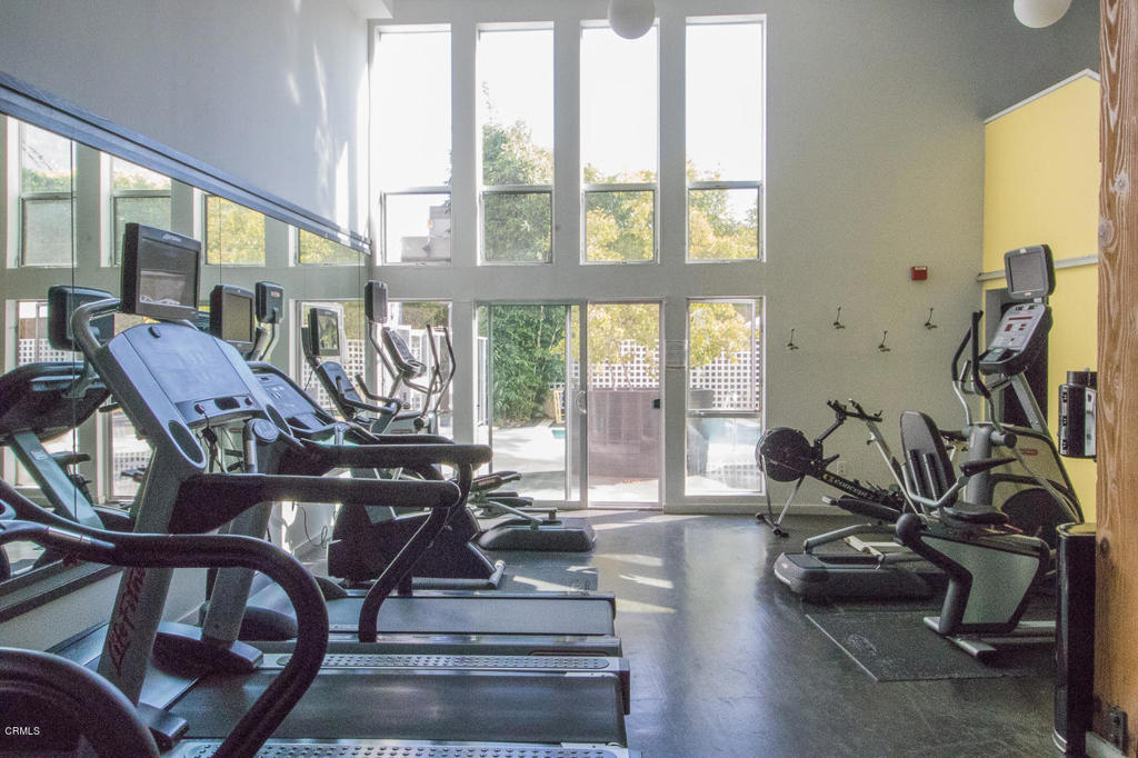 4215 Glencoe Avenue 221