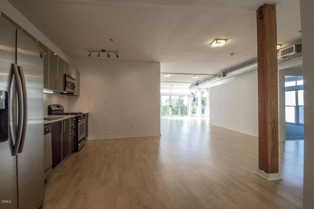 4215 Glencoe Avenue 221