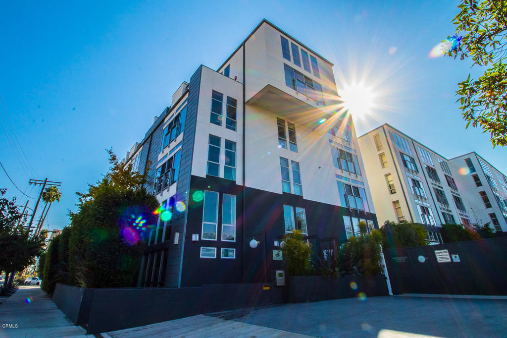 4215 Glencoe Avenue 221