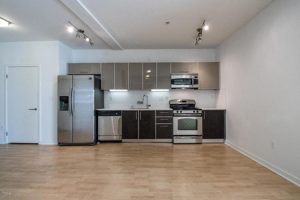 4215 Glencoe Avenue 221