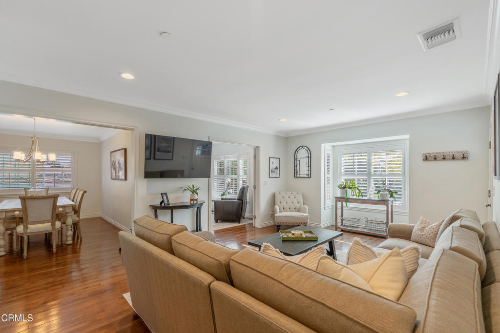 322 N Mayflower Avenue